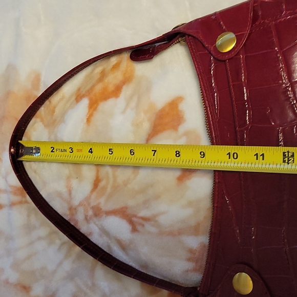 MAXX New York faux Alligator Purse - Picture 9 of 12